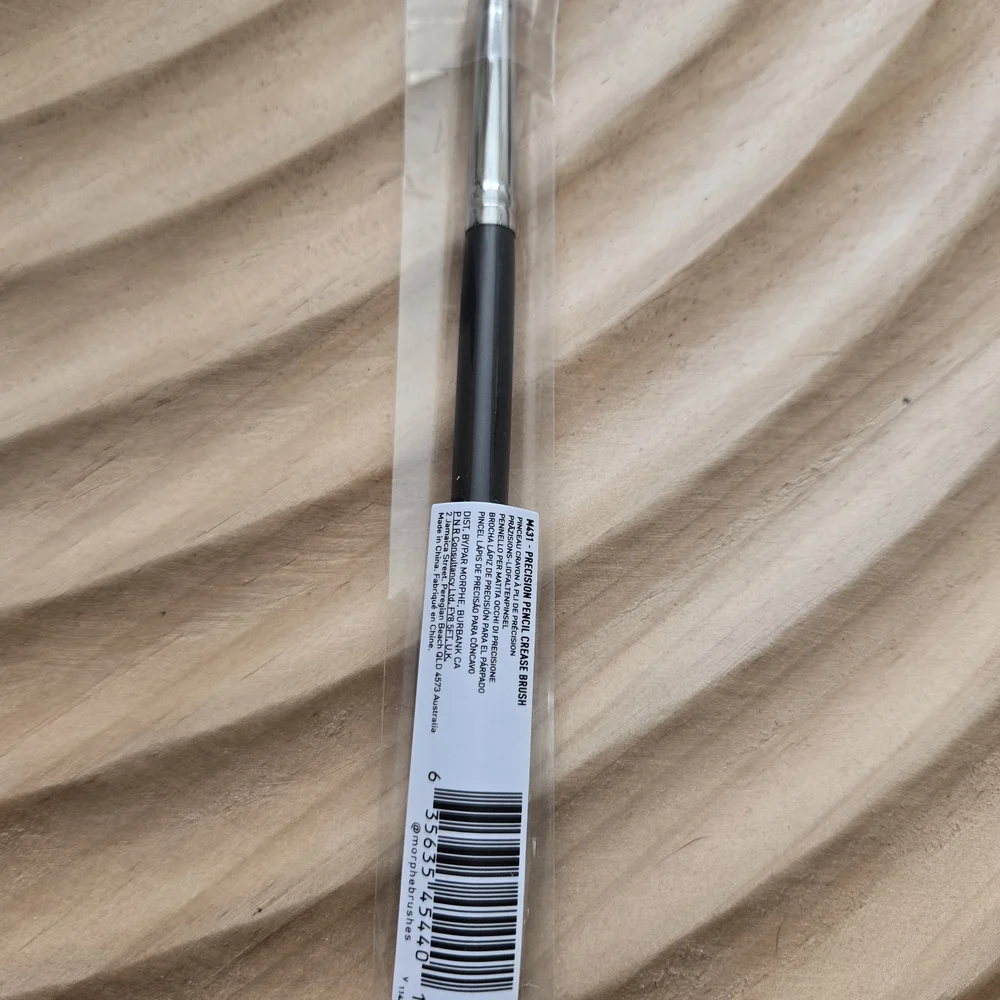 Morphe M431 Precision Pencil Crease Eye Brush - Professional - Vegan